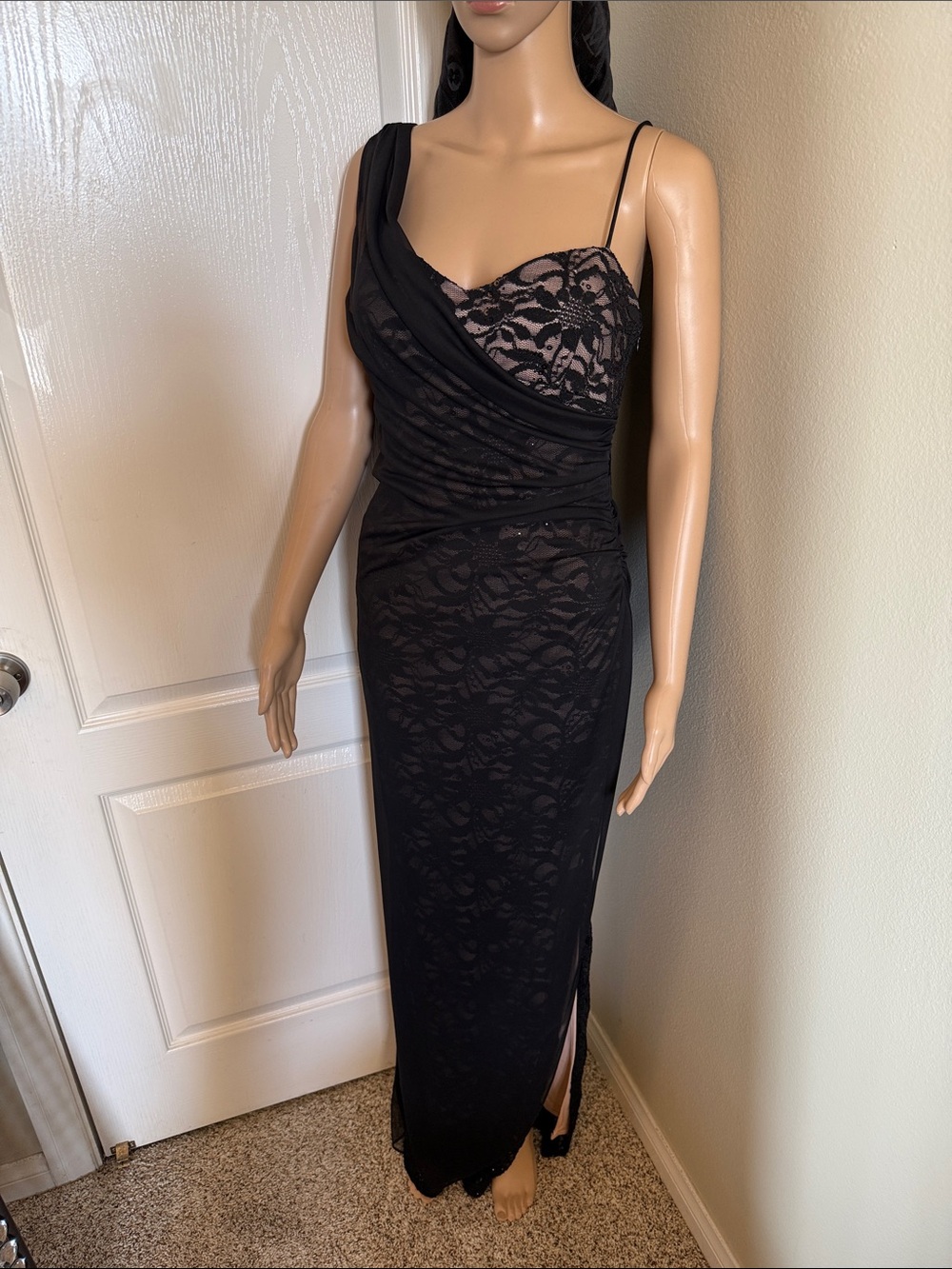 Jump One-Shoulder Black Lace Evening Dress